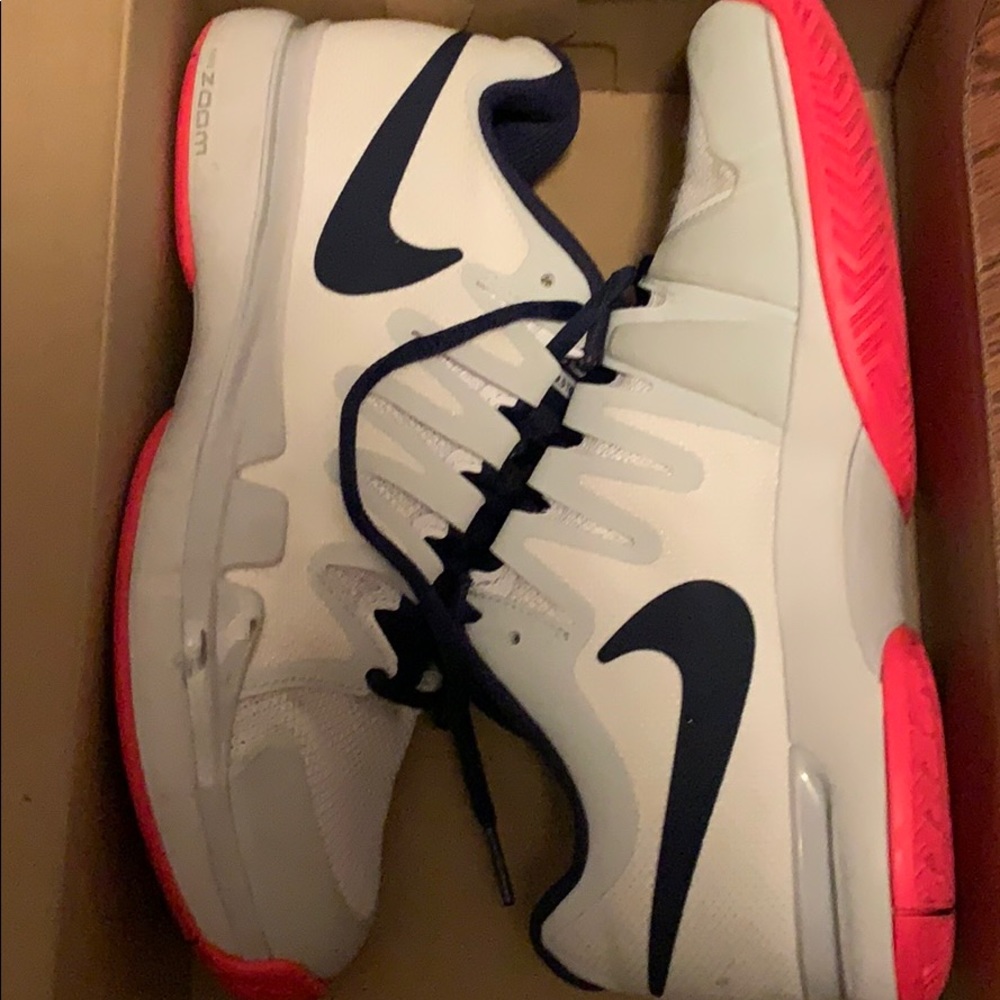 Nike - court shoes